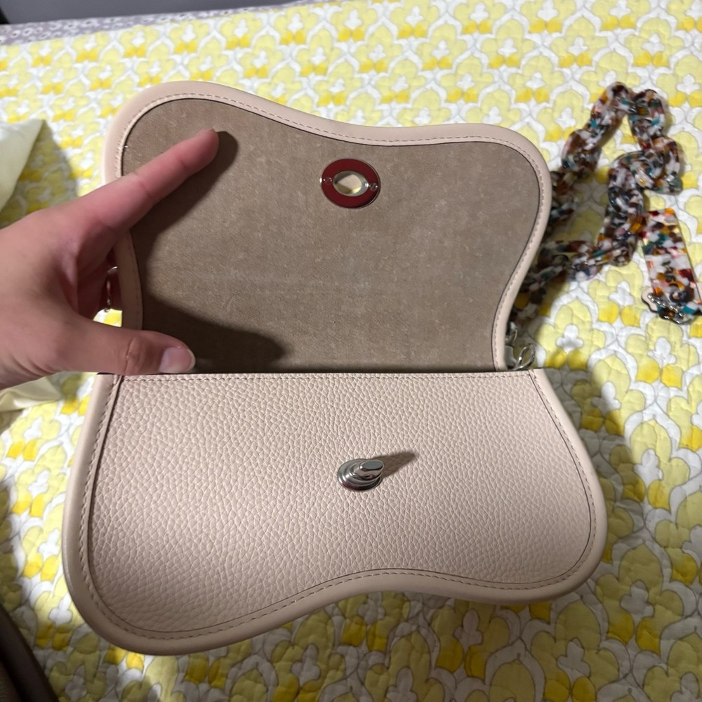Coachtopia White Wavy Dinky Crossbody - Picture 11 of 15
